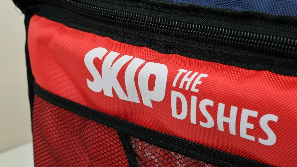 Starbucks Canada сотрудничает со SkipTheDishes для доставки в Квебеке