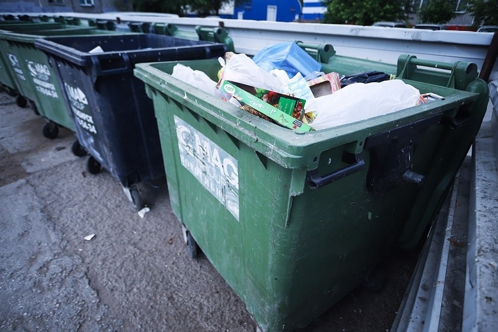 История из Амурской области: как девушка выбросила миллионы, а часть нашли соседи на свалке