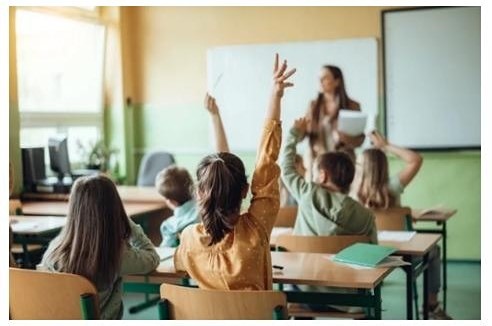 План Госдумы: школьникам за отличные оценки — выплаты до 5000 рублей и развитие системы поощрений