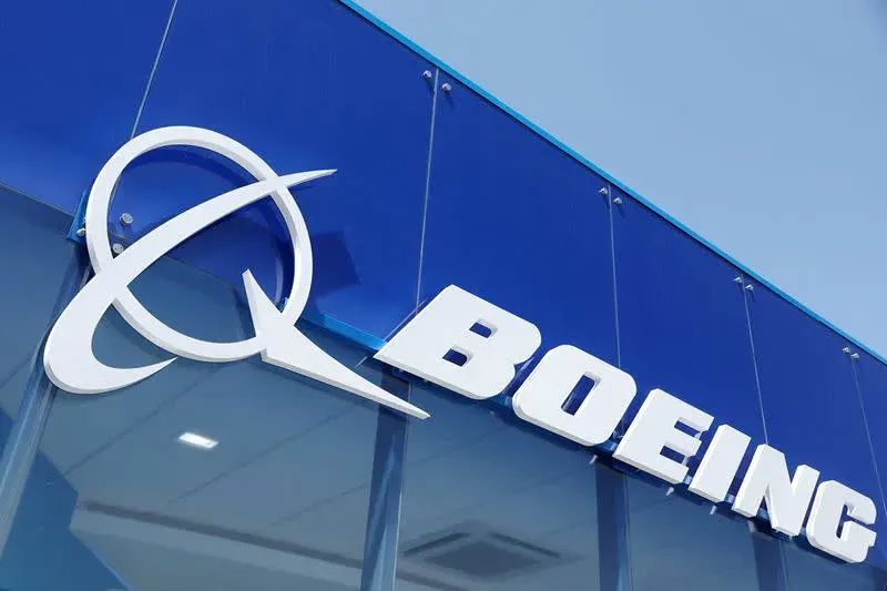 Бангладеш заказывает 25 самолетов у Boeing и увеличивает импорт из США для снижения тарифов