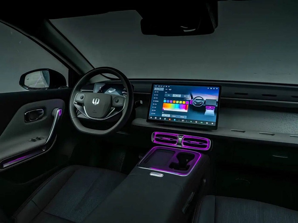 Новый Электрокар Leapmotor B01 в Китае: Стильный Седан с 218 Л.С., Лидаром и Автопилотом по Цене Lada Iskra