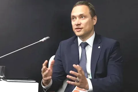 Прогноз инфляции на 2025 год снижен Сбербанком до 6,5-7,5%; ожидается умеренный рост ВВП