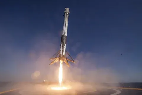 Роскосмос планирует создать многоразовую первую ступень ракеты, как у SpaceX