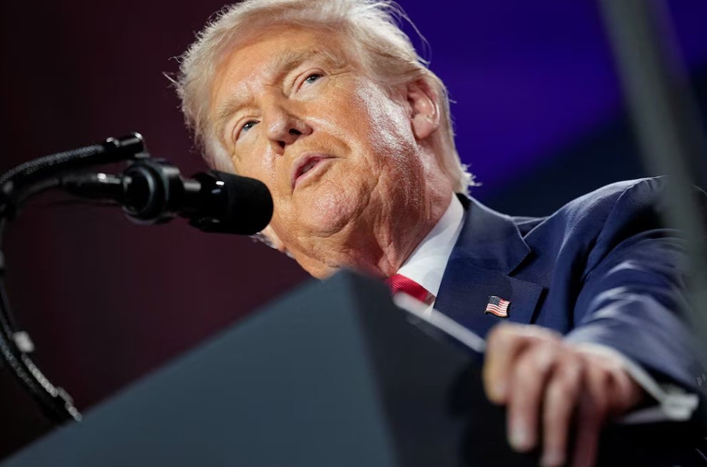 Демократы и республиканцы разрабатывают законы, чтобы оказать давление на Китай. Трамп же выступает за развитие торговли