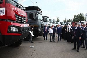 Визит Патриарха Кирилла на КАМАЗ: освящение собора, автотехника и спортивная команда