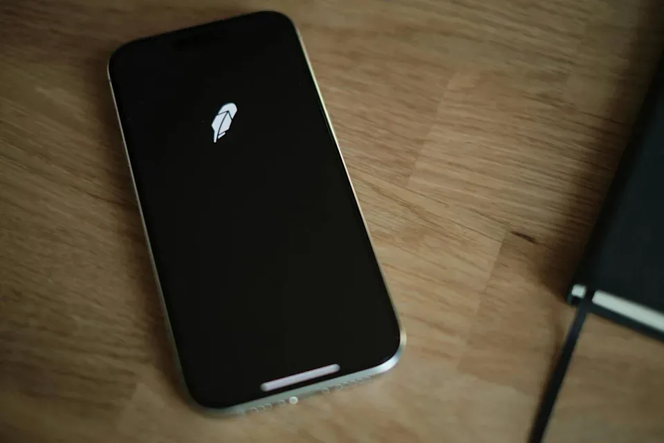 JPMorgan повысил целевую цену Robinhood до $98: рост криптовалютных транзакций и новых продуктов