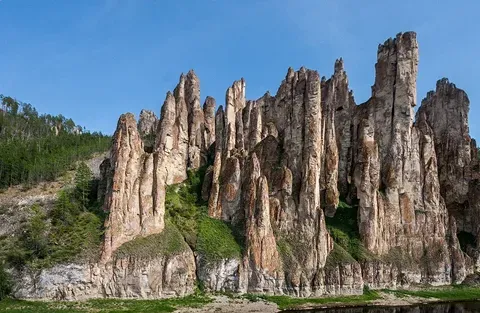 Синские Столбы: красивейшие останцы на берегу якутской речки Синей