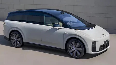 Li Auto запускает новый электромобиль Li i8