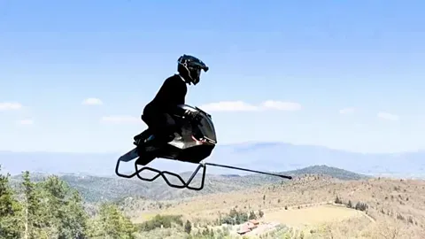 Польская компания Volonaut представила настоящий спидер-байк