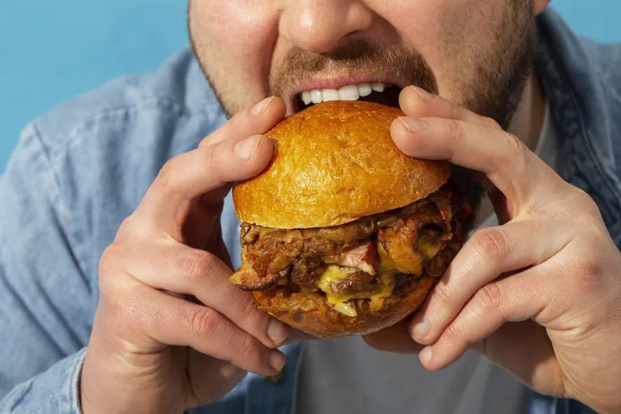 Можно ли увеличить объем желудка едой? Развенчан популярный миф