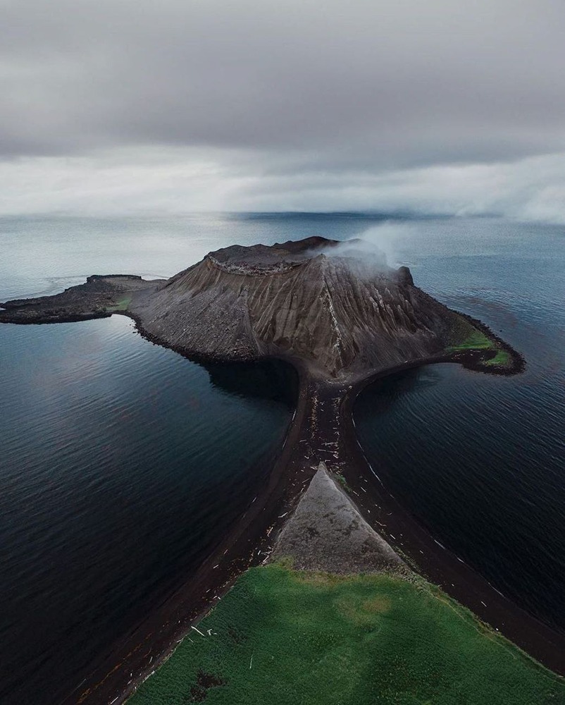 Где в России находится самый молодой вулкан?