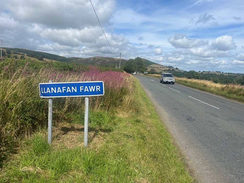 В Уэльсе появятся поселения только для белых людей