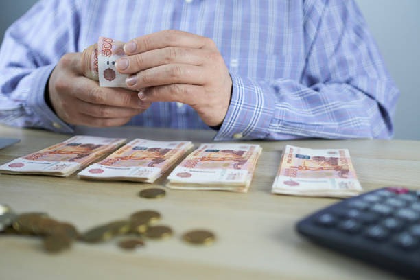 Когда и на сколько повысят зарплаты бюджетникам в России?