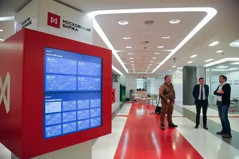 Объем торгов на Московской бирже в июле 2025: рекордные 149 трлн рублей