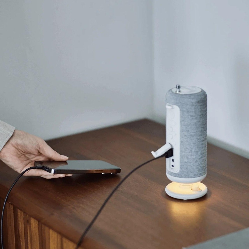 Что умеет японская колонка Crankspeaker для выживания без электричества?