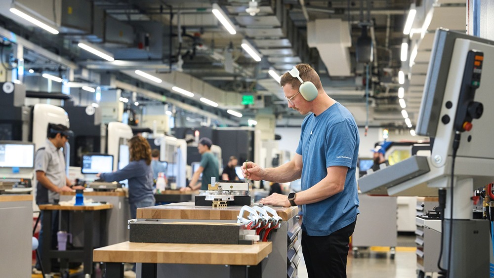 Как увеличение инвестиций Apple до $600 млрд повлияет на создание рабочих мест в США?