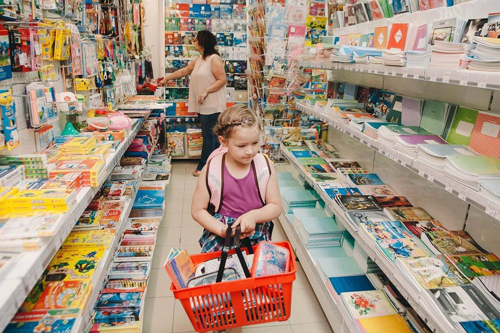 Сколько стоит собрать ребенка в школу в Москве и что подорожало больше всего?