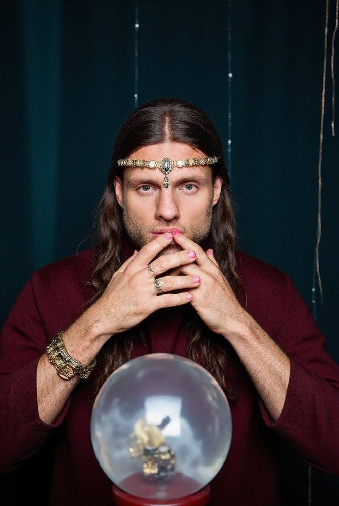 Почему эзотерика стала золотой жилой современного бизнеса?