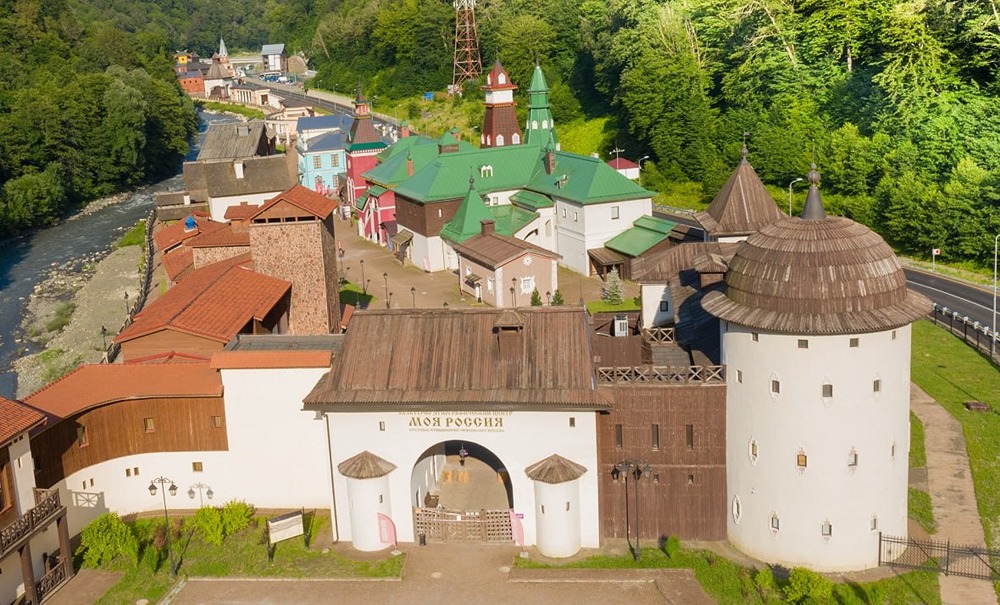 Что представляет собой этнографический парк «Моя Россия» в Краснодарском крае?