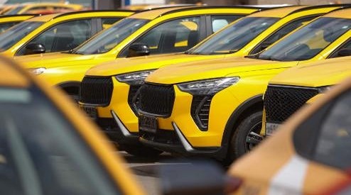 Почему таксопарки продают свои иномарки за полцены?