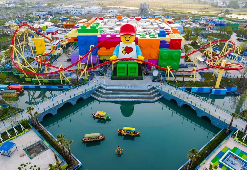 Где находится крупнейший в мире парк Legoland?