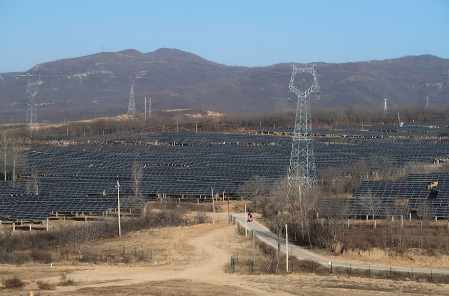 Почему китайская солнечная энергетика сокращает мощности?